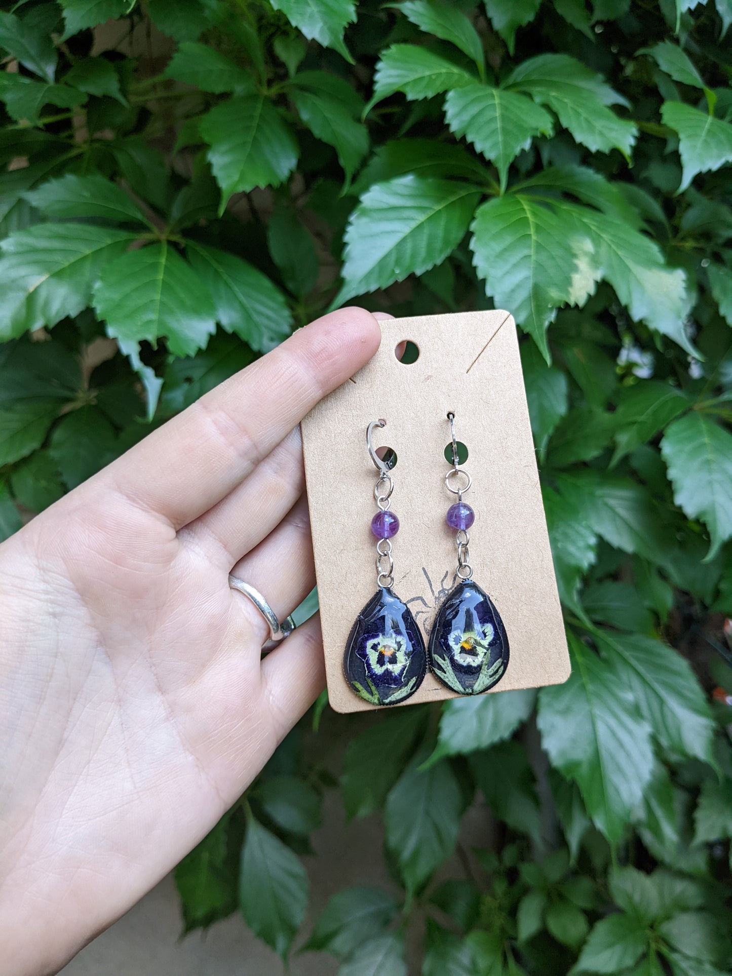 Teardrop pansies