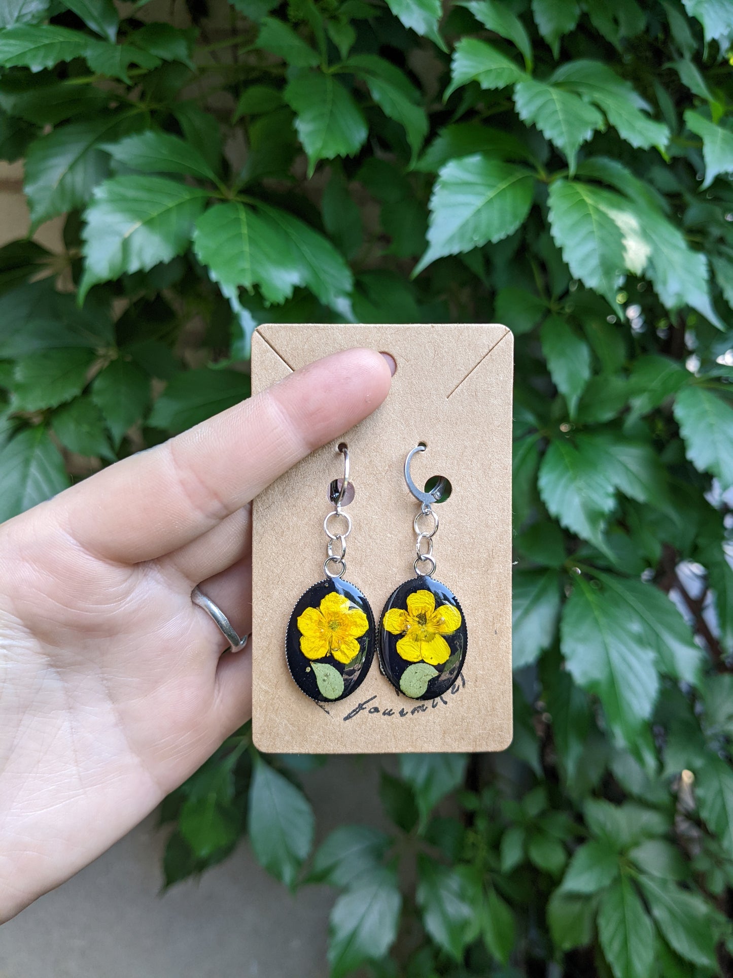 Yellow buttercups oval