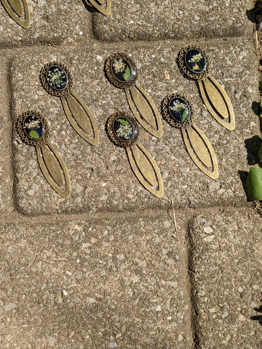 Queen Anne's lace bookmark